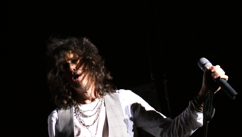 Kelly Hansen of Foreigner at Rialto Theatre, Tucson Ariz., 4/29/11. photo: Jamie Manser