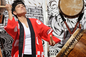 Karen Falkenstrom performing with Odaiko Sonora at Arizona Matsuri in Phoenix, Febraury 2014. photo: Tracy Baynes